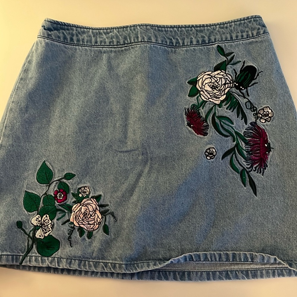 H&M Floral Jean Skirt Size 8